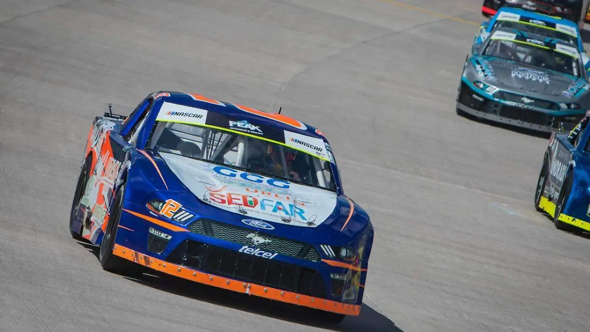 Busca-revancha-Héctor-González-en-la-recta-final-de-Nascar-México2