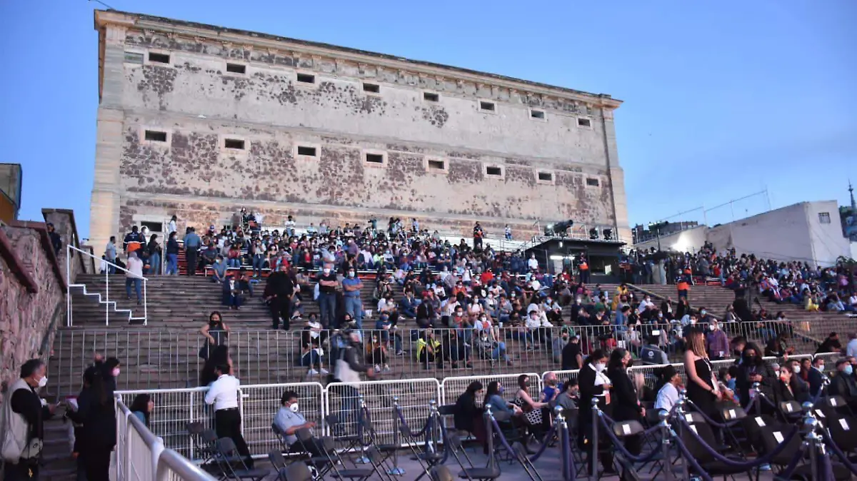Vuelve-el-ambiente-cervantino-a-calles-de-Guanajuato2