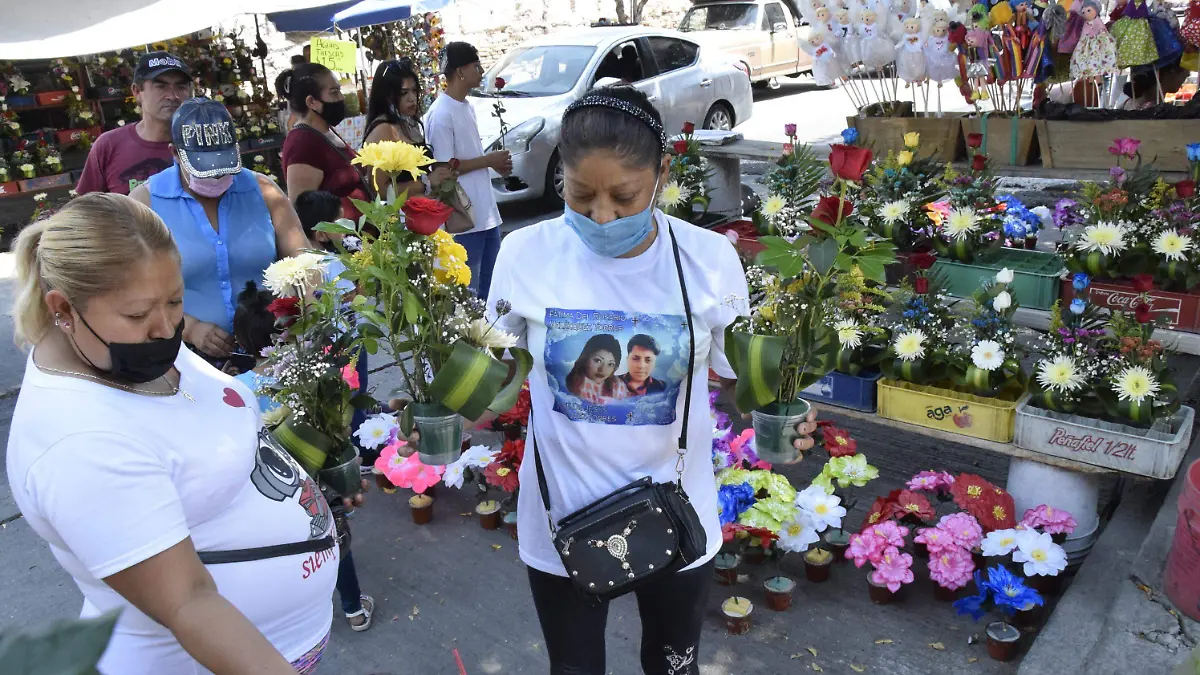 10-de-mayo-panteones (7)