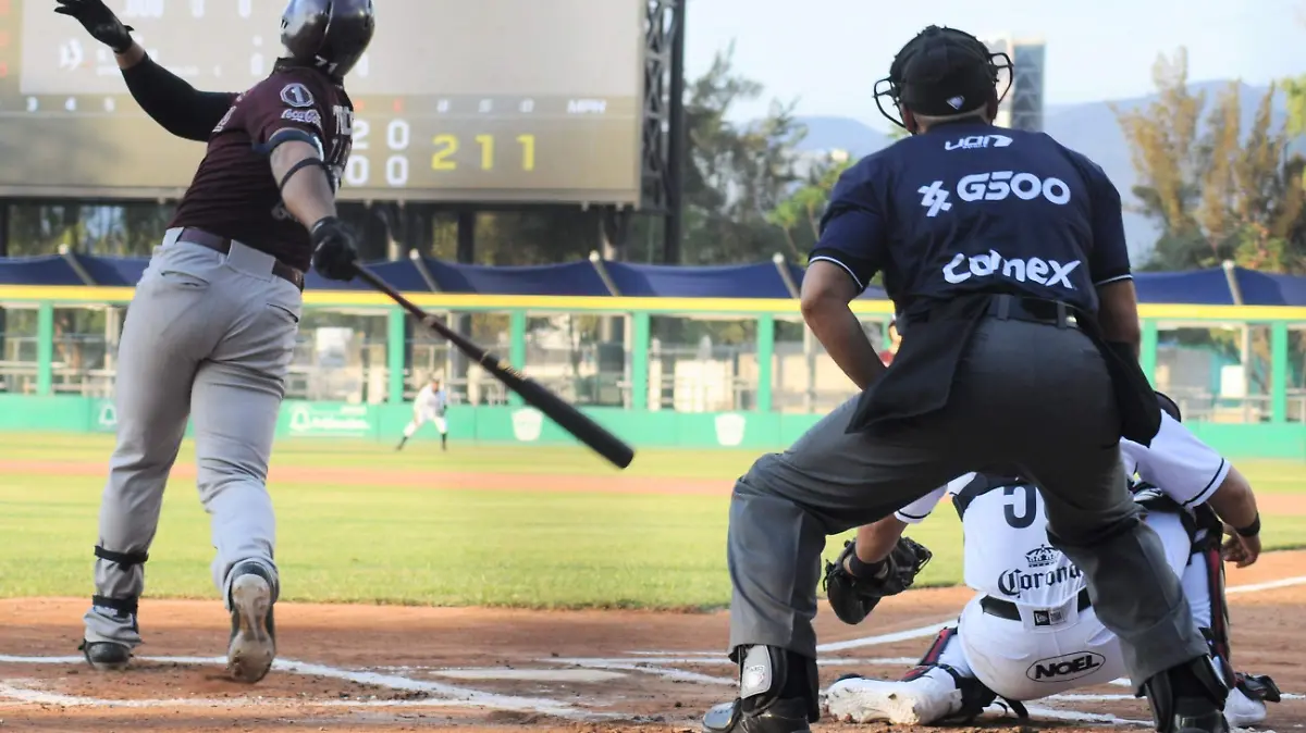 Emociona-Bravos-en-debut-de-temporada-20213