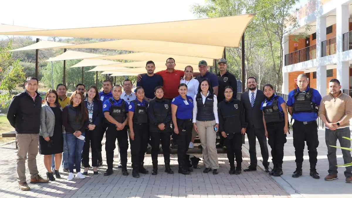 Cadetes-recibirán-beca-de-9-mil-200-pesos2