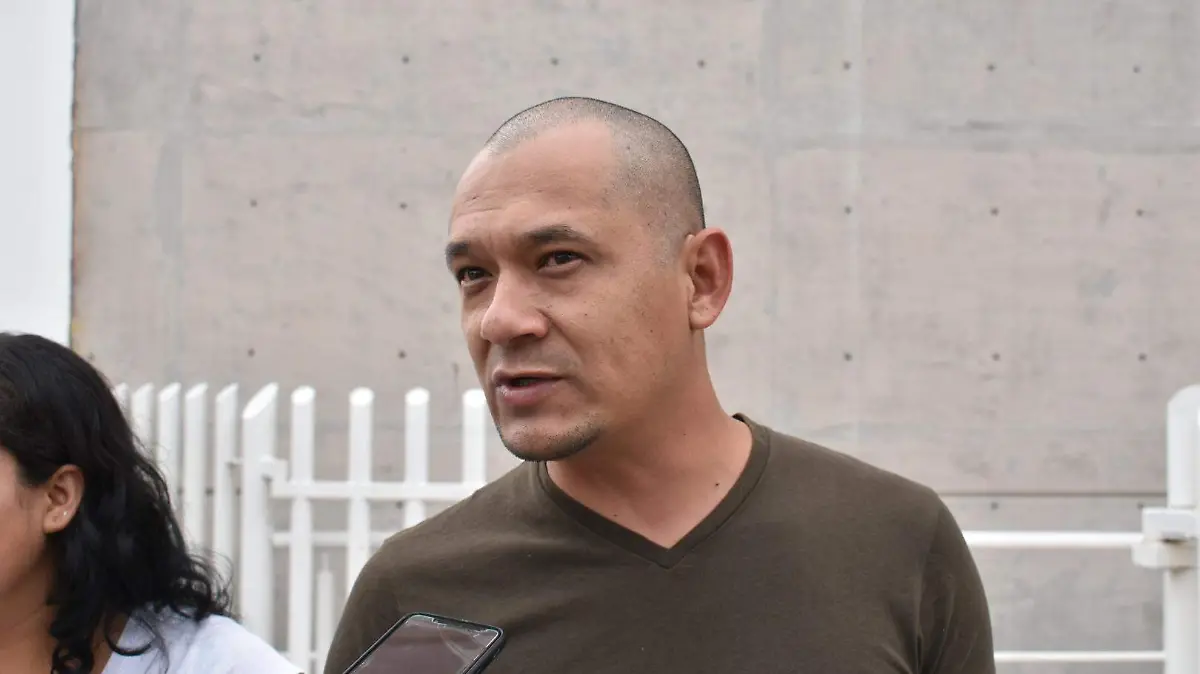 2.JPG MARIO HERNANDEZ