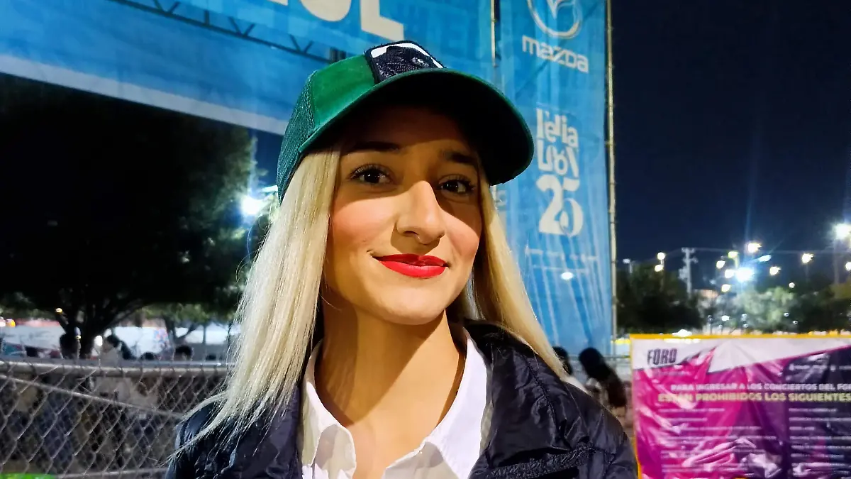 Abril fan de la Arrolladora