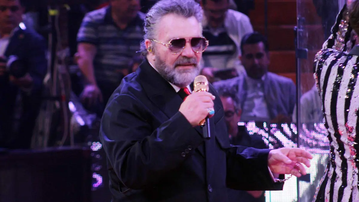 Emmanuel y Mijares brindan inolvidable concierto en el Palenque de la Feria de León