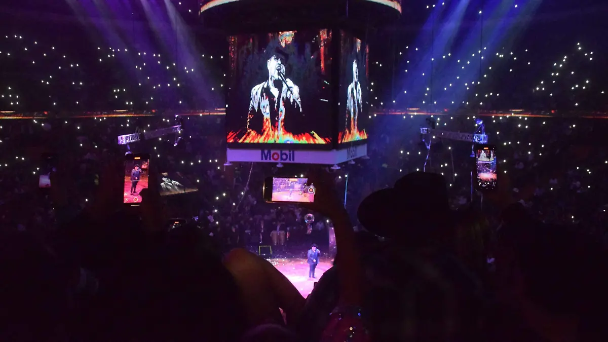 Chuy Lizárraga el Palenque de la Feria Estatal de León 2025 