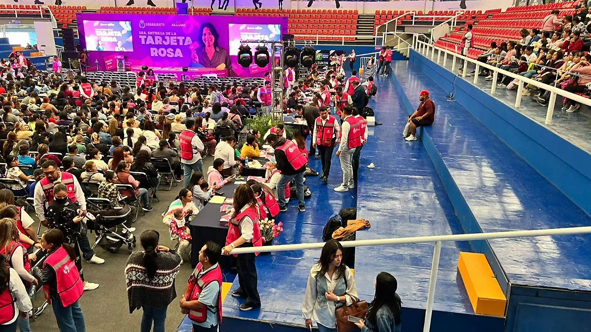 Comienza entrega de tarjetas rosas en Guanajuato capital