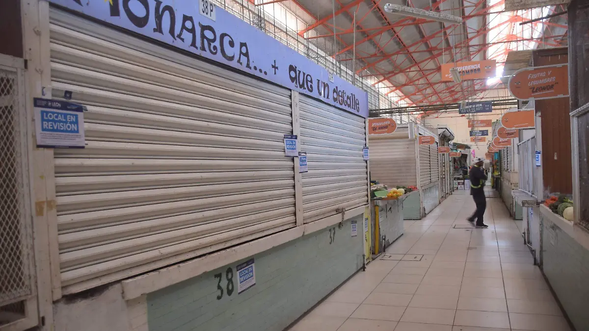 Cierran otros 20 locales en mercados de León