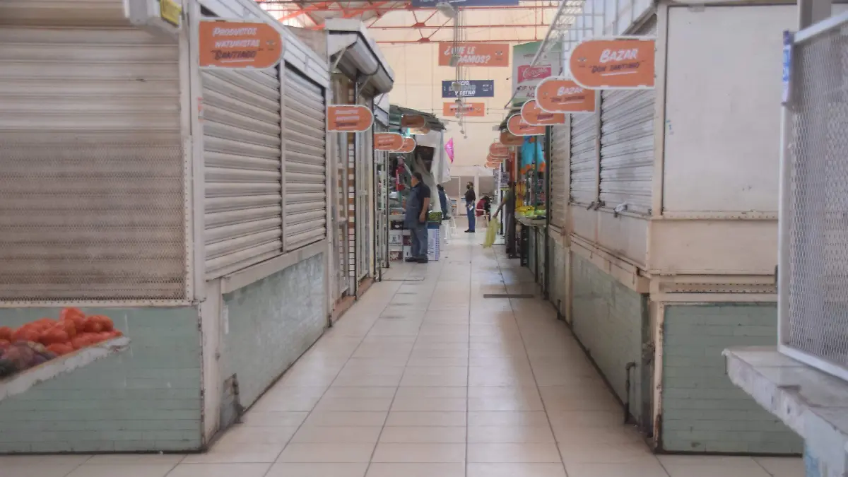 Cierran otros 20 locales en mercados de León