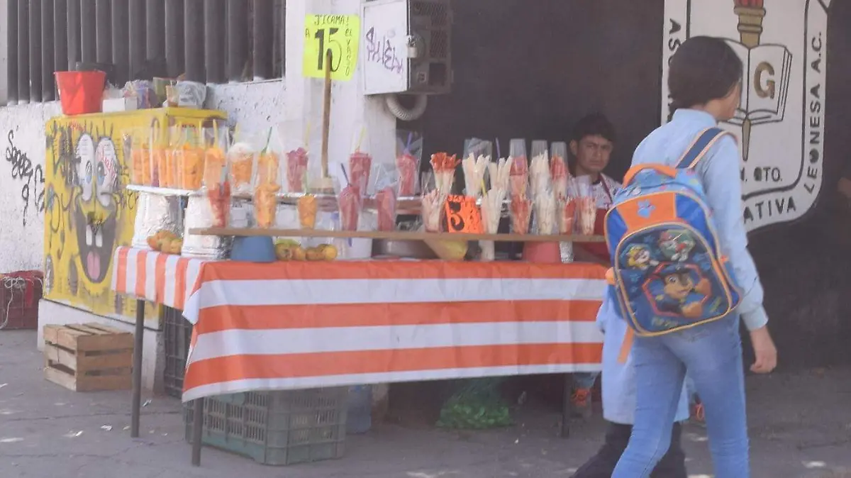 f carmona escuela comida chatarra (6).JPG