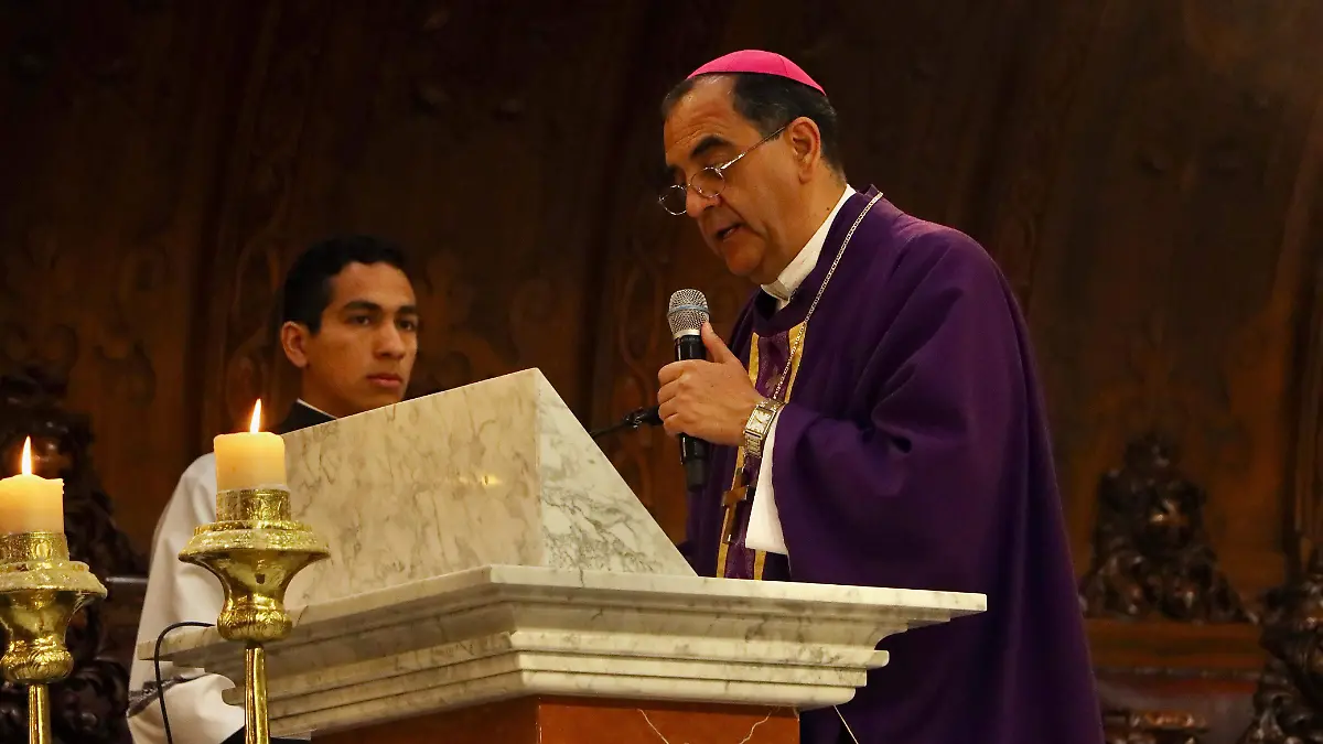 Arzobispo de León - Misa