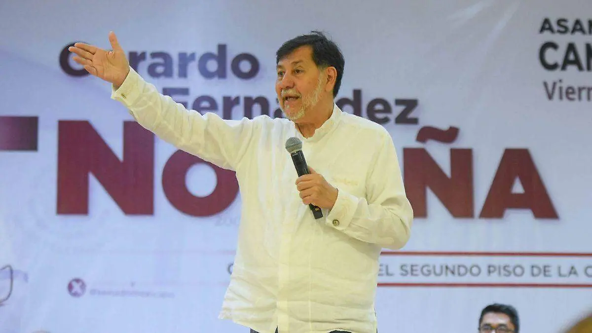 Gerardo Fernández Noroña en conferencia