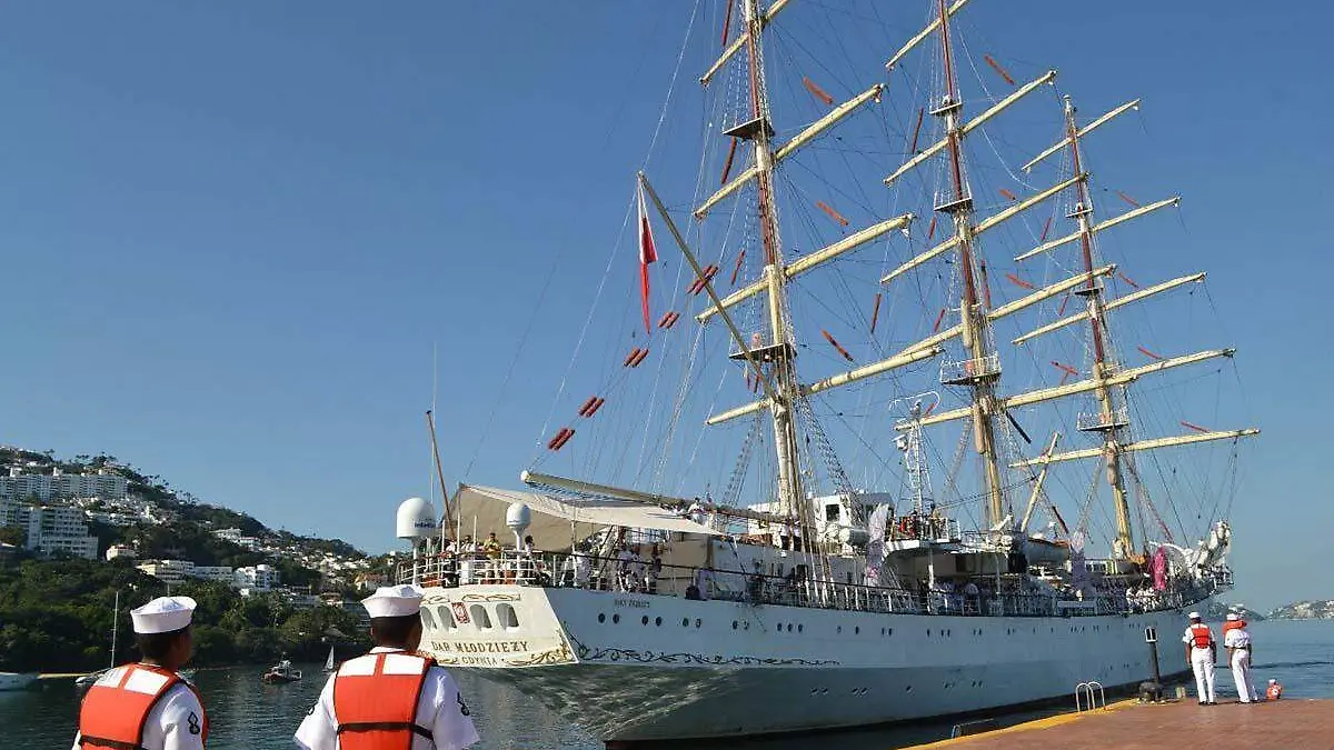Semar en el puerto de Acapulco