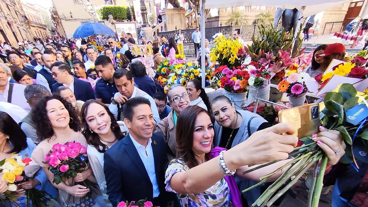 Revive tradición del Día de las Flores en Guanajuato capital