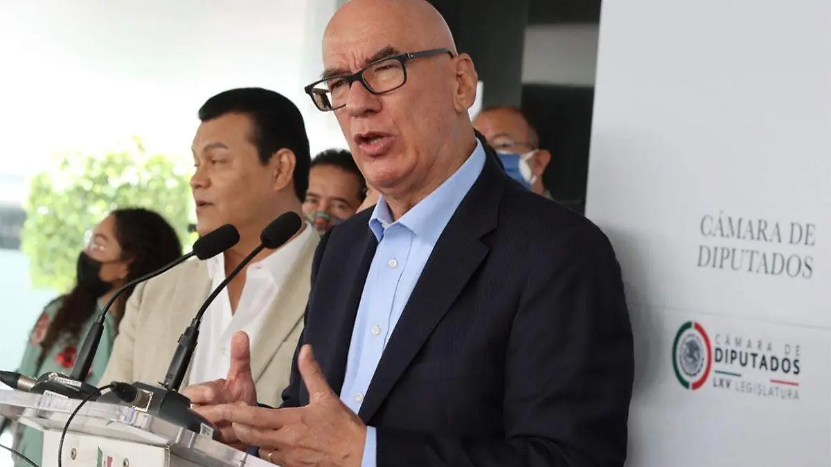 El senador Dante Delgado,