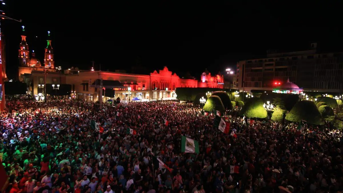 Abarrotan Plaza Principal