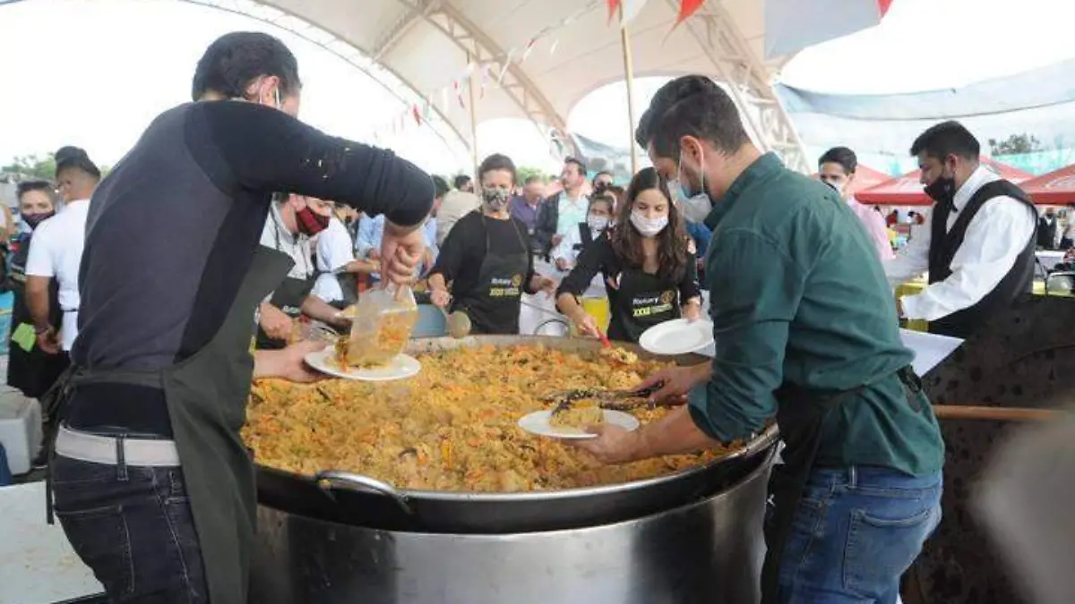 Disfrutan-de-la-edición-XXXII-del-Festival-de-la-Paella2