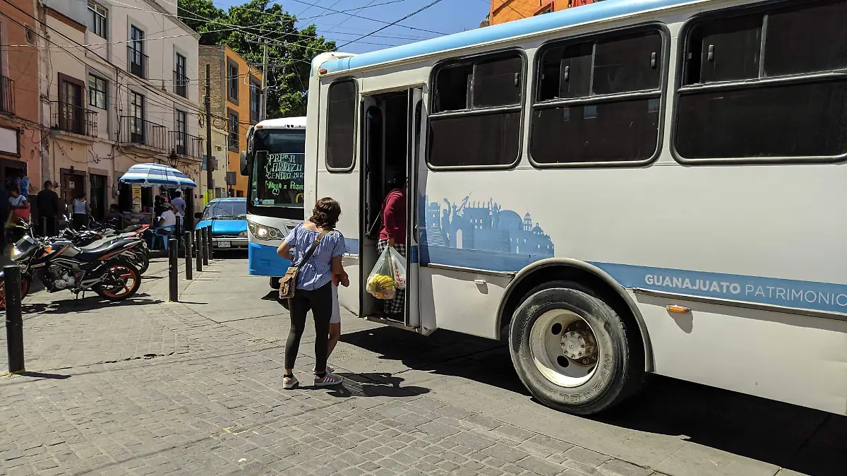 Autoridades capitalinas cuentan con recursos económicos para implementar cámaras en los camiones1