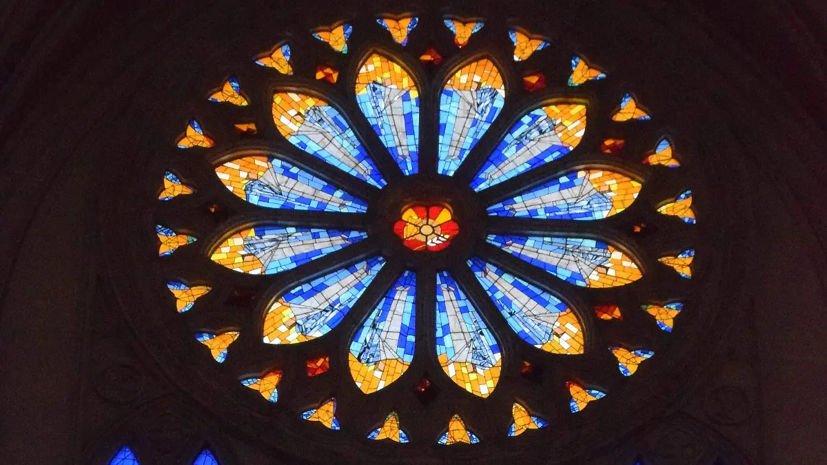 Los vitrales del Templo Expiatorio rinden homenaje a la ciudad de León 