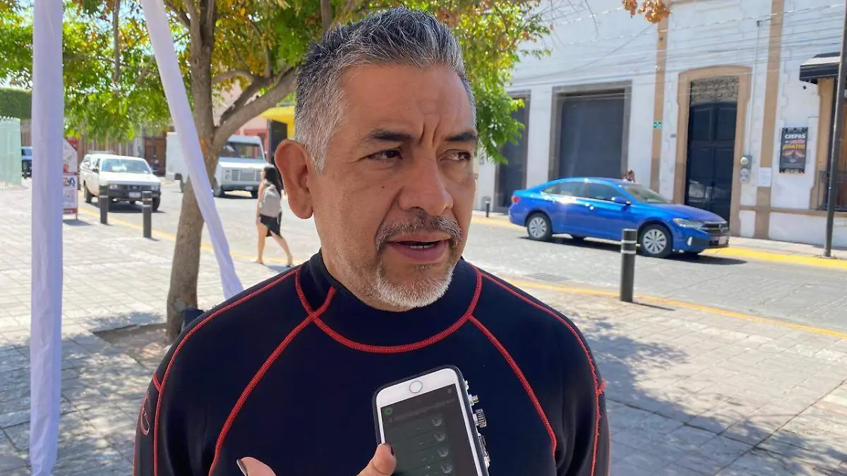 Sergio Gómez buzo de la Secretaría de Seguridad de León