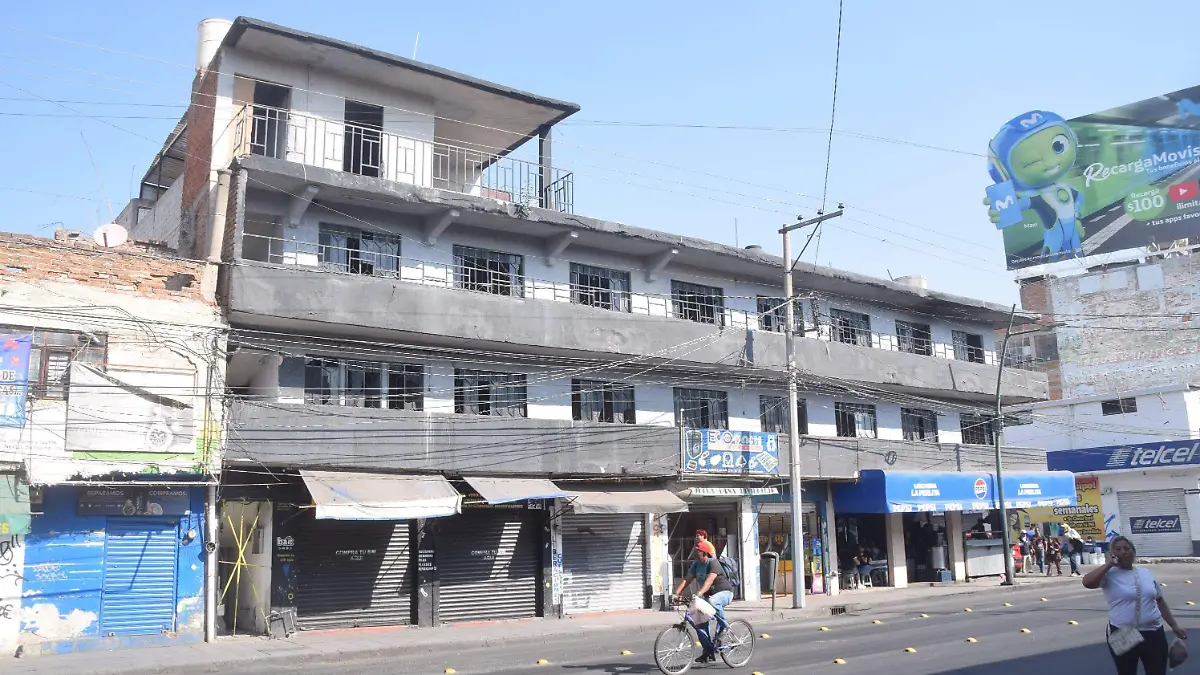 Desalojo en edificio de la Miguel Alemán; sacan casi 2 toneladas de “residuos”