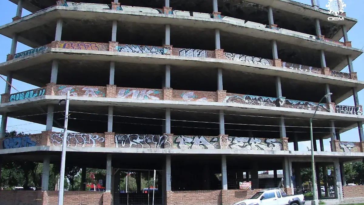 Torre Carranza, después del abandono ahora negocios comerciales 