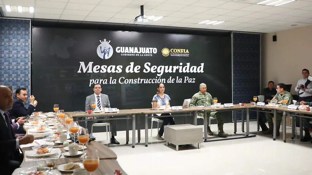 Gobernadores de 4 estados se reúnen en Irapuato