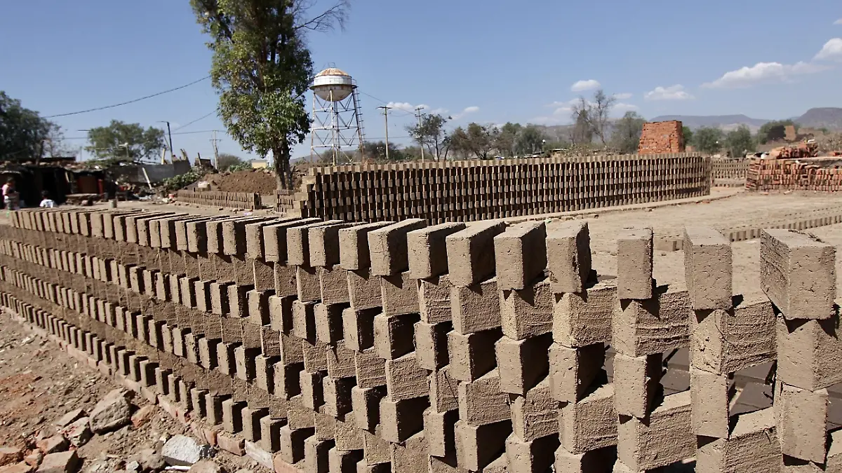 1-LADRILLERAS - Fco Meza - El Sol de León (19)