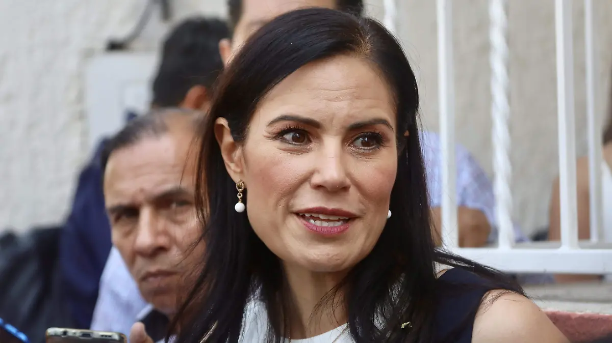 1-ALEJANDRA GUTIÉRREZ - Fco Meza - El Sol de Leon (2)