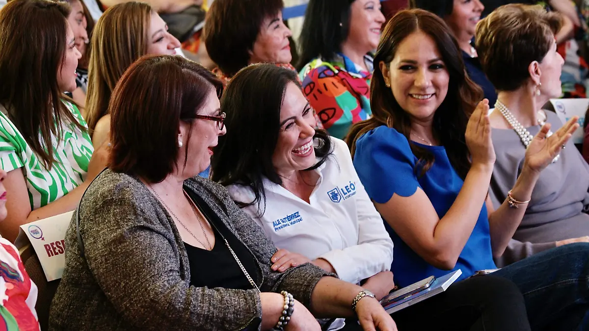 ALEJANDRA LIBIA - Fco Meza - El Sol de León (7)