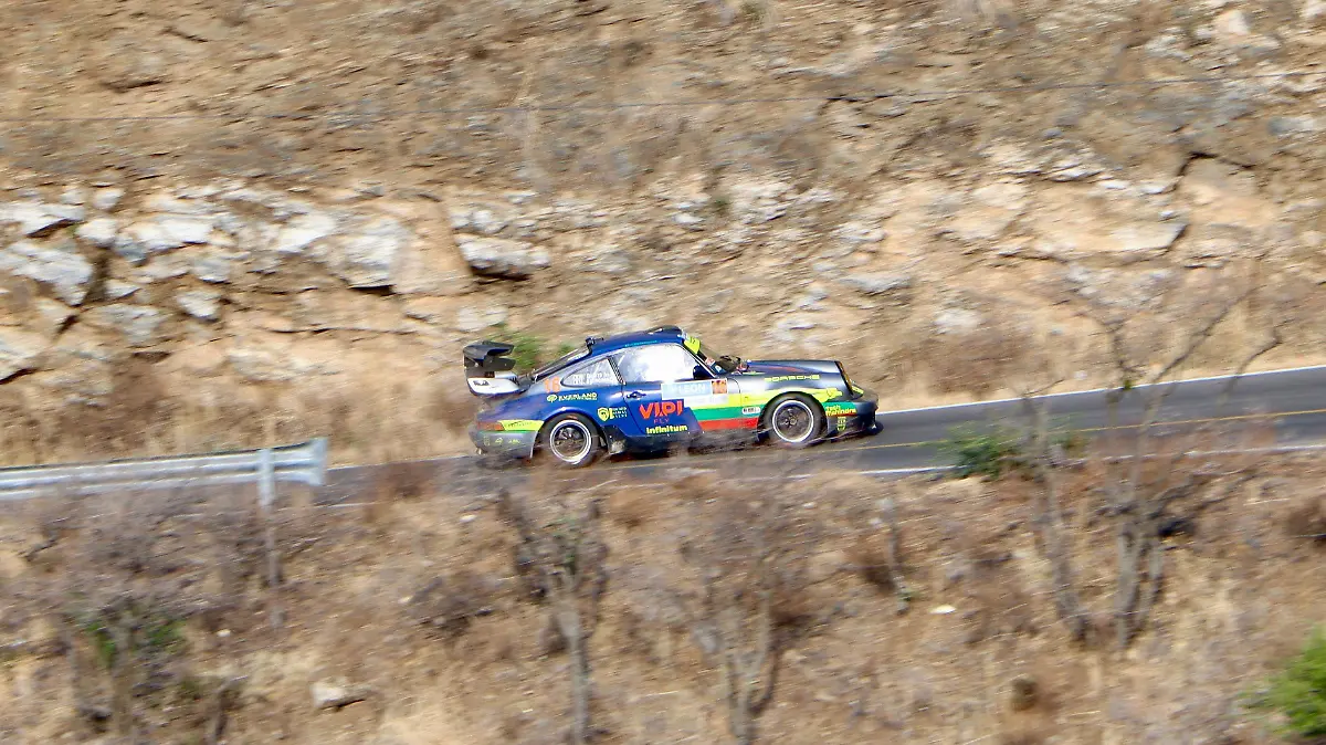 Benito Guerra fue retiro en la última especial del Autódromo de León