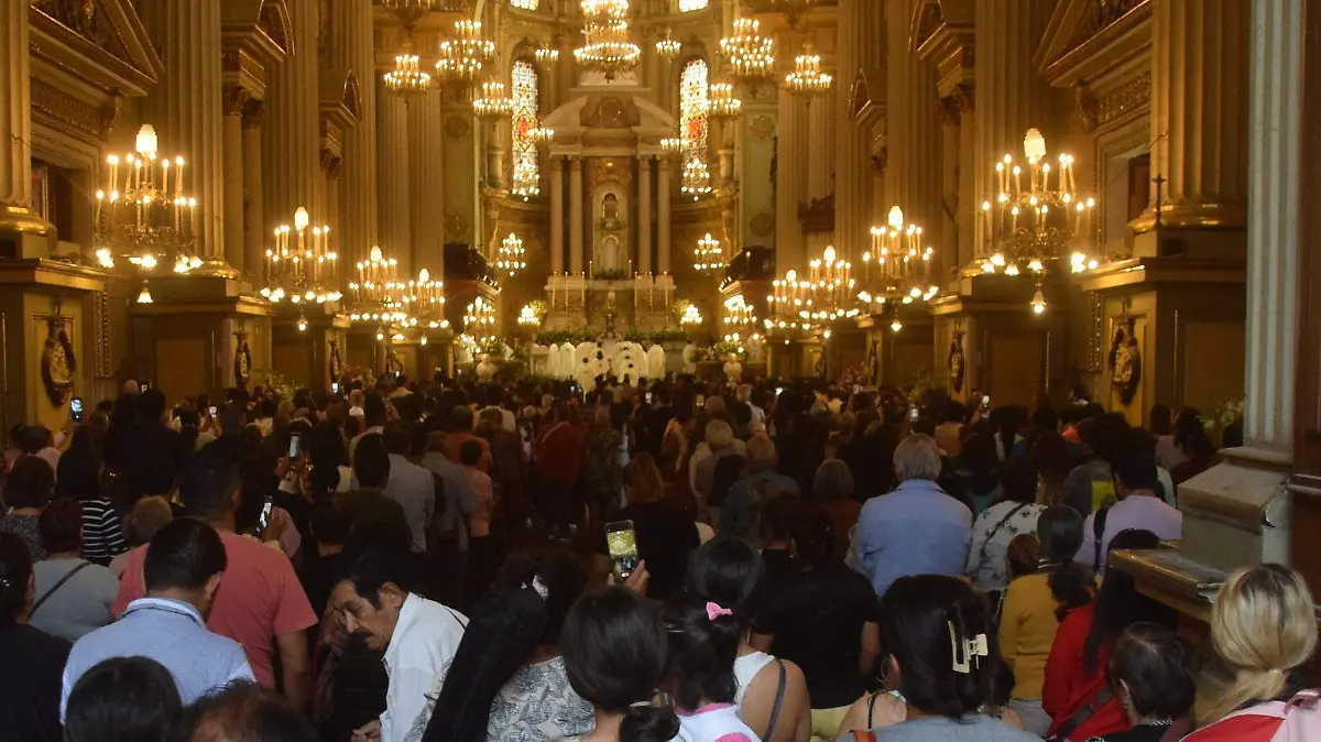 f carmona milagros virgen de la luz (2)
