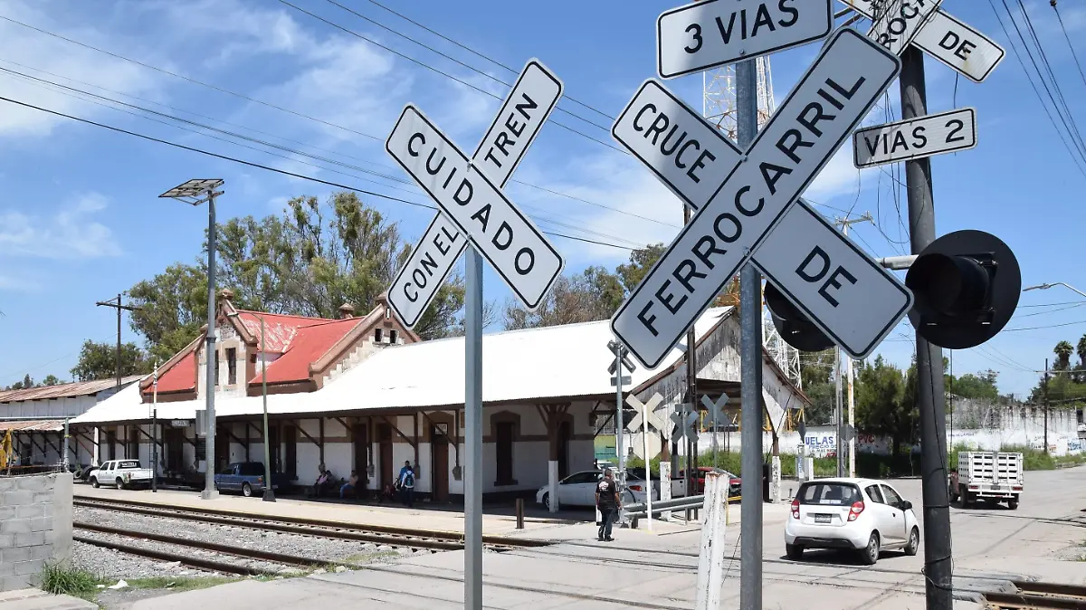 f carmona tren interurbano