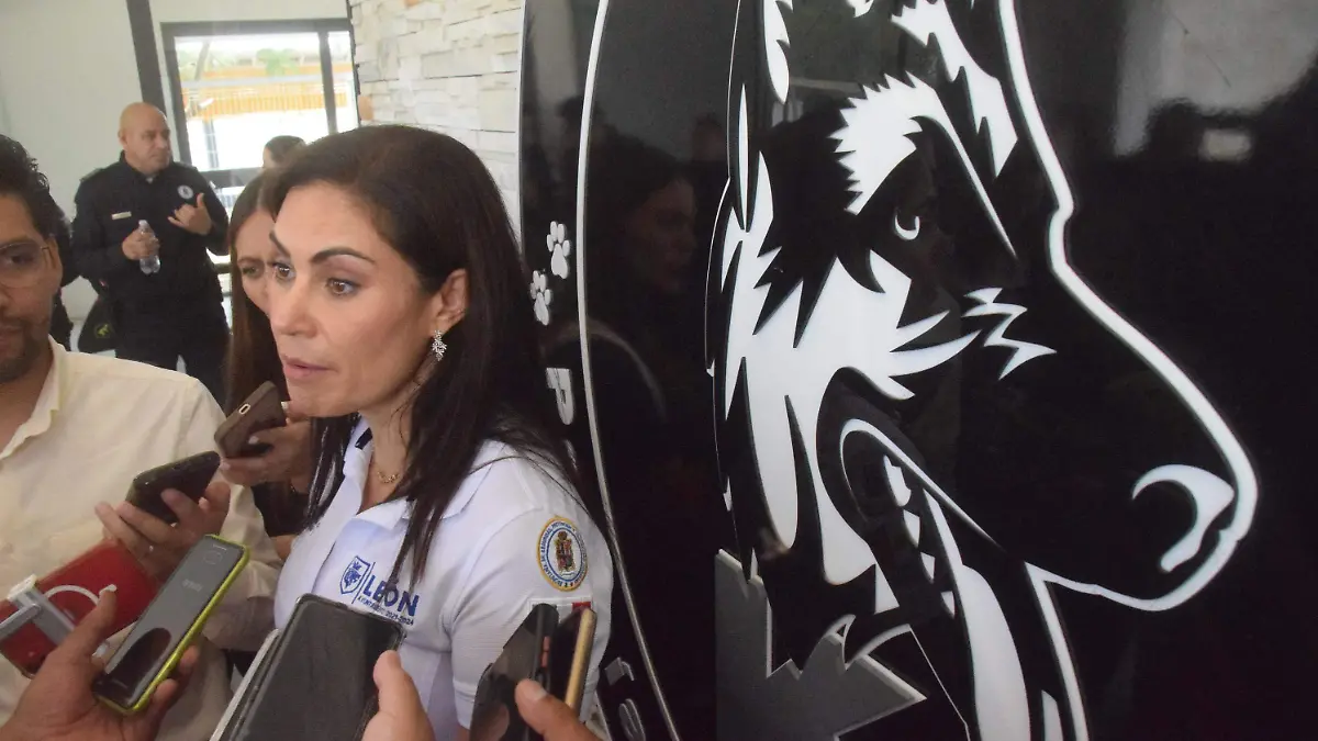 cuartel grupos especializado policia