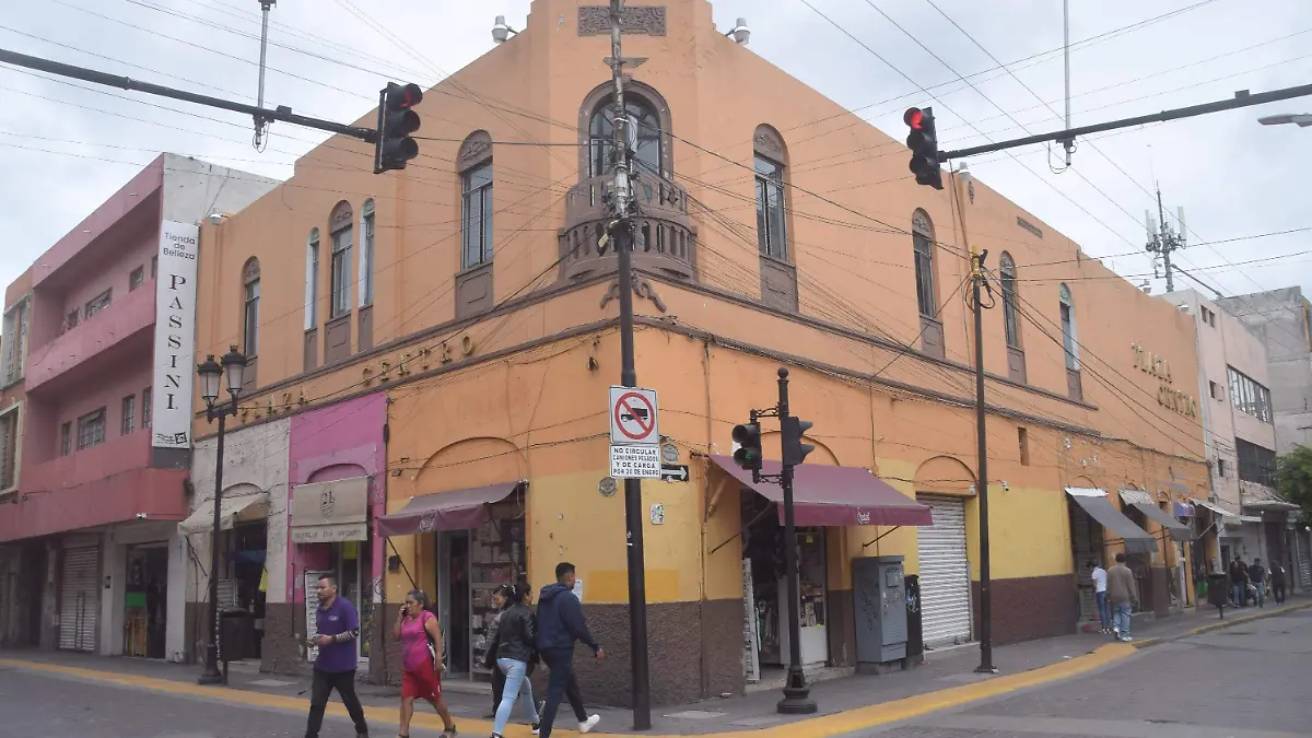 F CARMONA RENTA LOCALES (8)