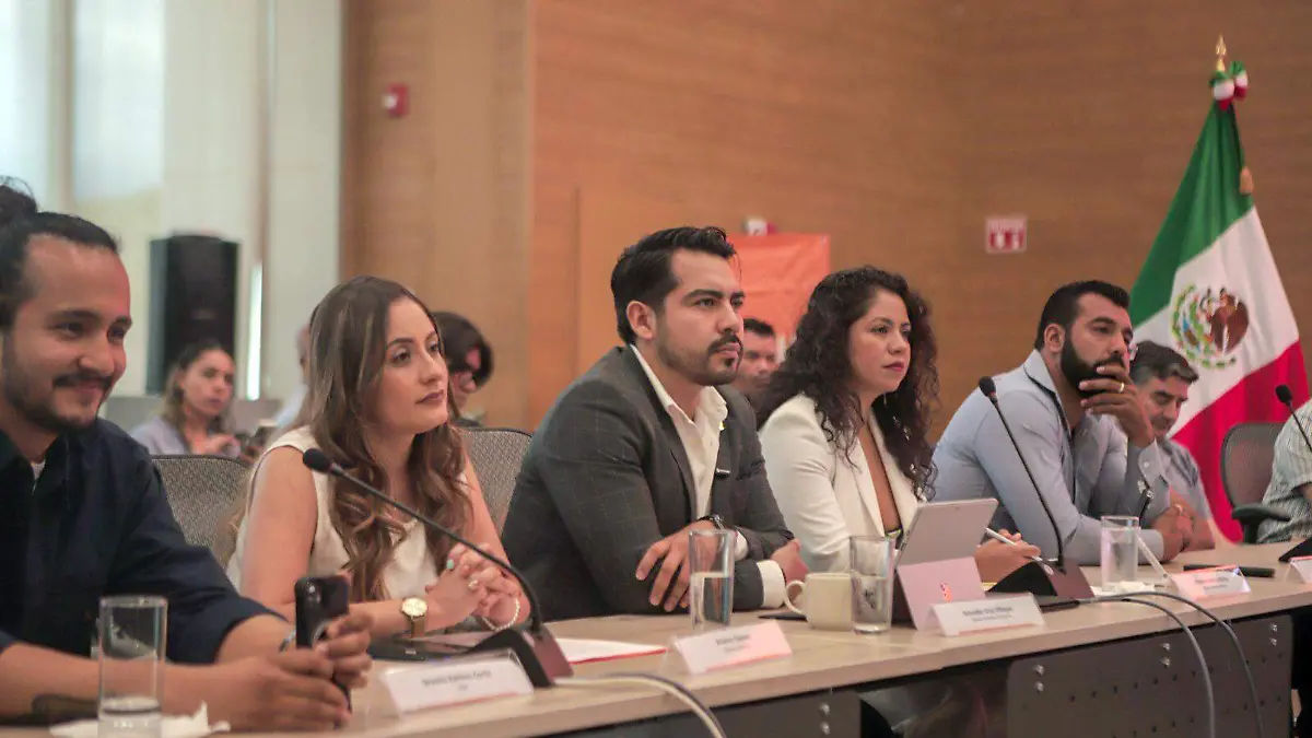 El 74% de la población considera elevados los costos del transporte público2