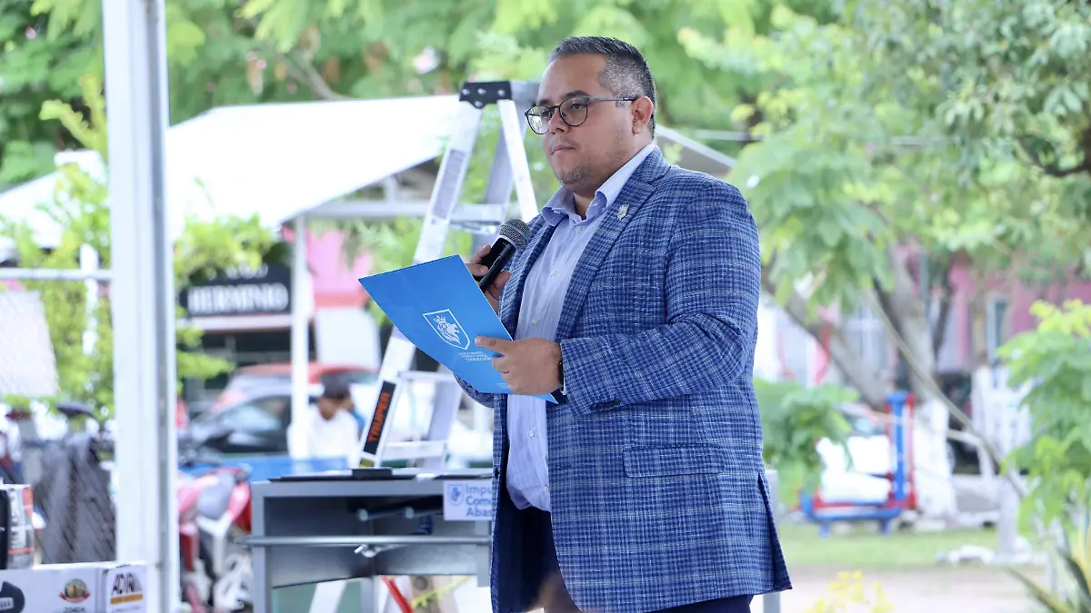 APOYOS COMERCIANTES - Fco Meza (2).JPG