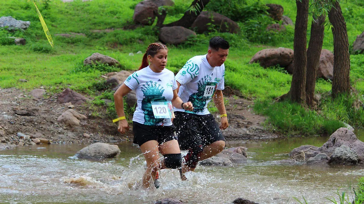 Los participantes recorrieron 6 y 15 kilómetros por lo que debieron cruzar riachuelos, caminos de terracería y sembradíos