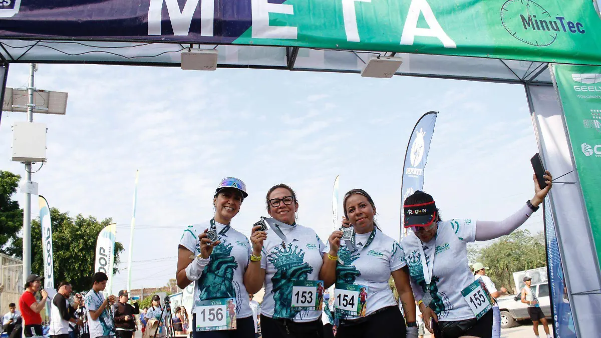 Los participantes recorrieron 6 y 15 kilómetros por lo que debieron cruzar riachuelos, caminos de terracería y sembradíos