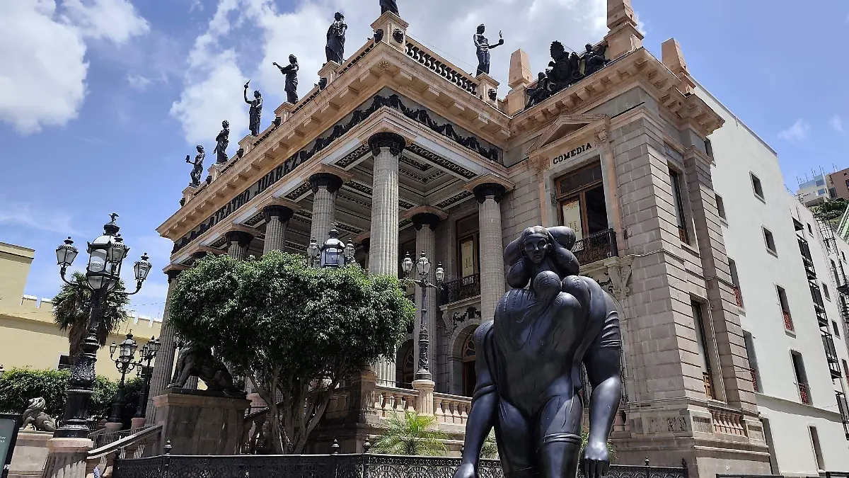 Ninguna estatua del centro histórico de la capital tiene permiso para estar por parte del INAH2