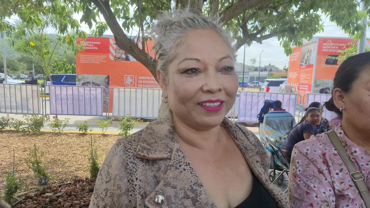 Rosaura Duarte, tianguista y rescatista de perros