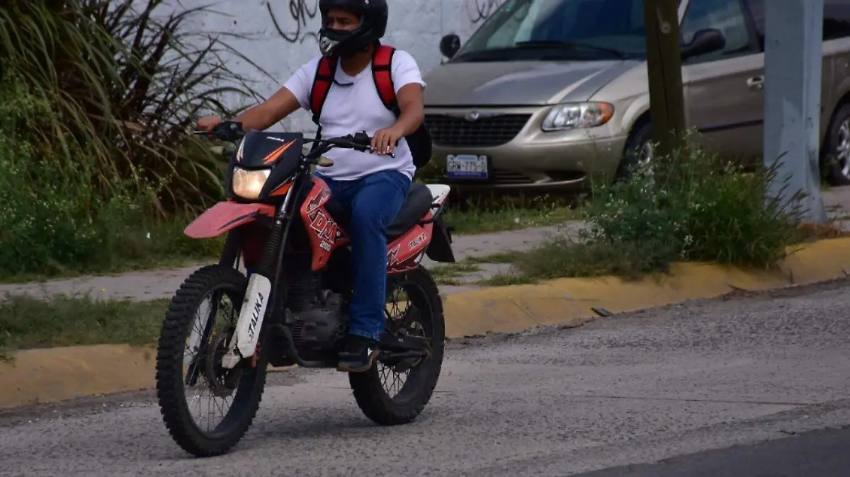 Cuando el conductor no tiene casco, es más probable que el caso sea grave al momento de sufrir un accidente