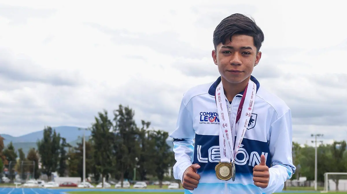 Pedro Jaramillo fue doble medallista en la Olimpiada Nacional CONADE 2025. Para el II Campeonato Iberormericano de Atletismo correrá las pruebas de 3 mil y 1,500 metros planos.