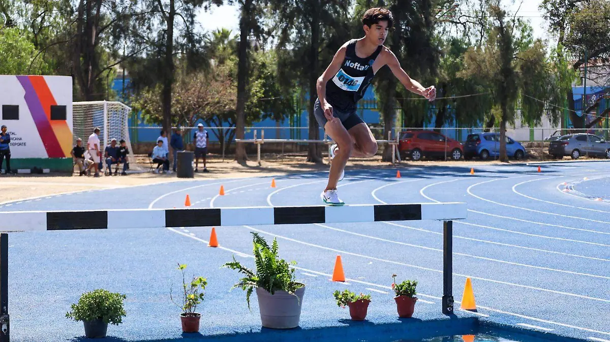 Manuel Espino tendrá presencia en los 2 mil metros con obstáculos.