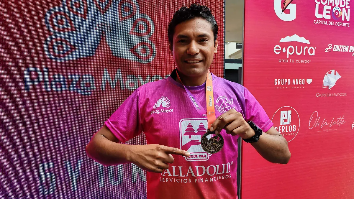 R VAZQUEZ Daniel Vargas 10k (3).jpeg