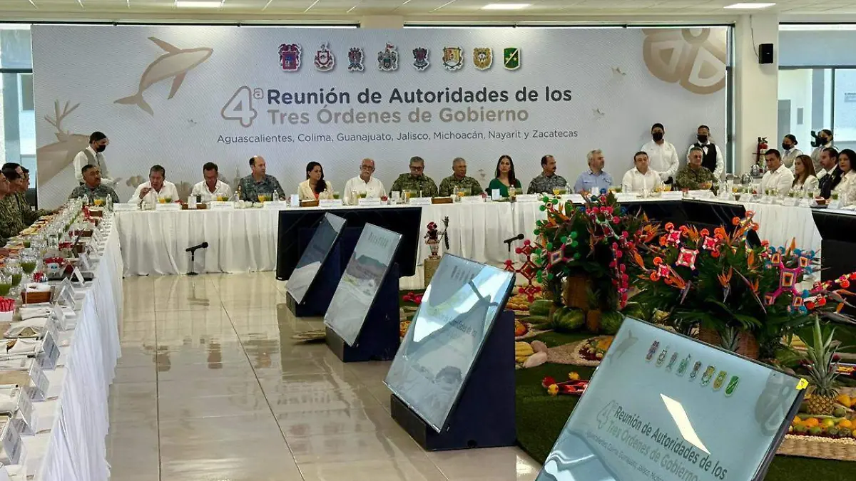 Acuerdan reforzar operativos y combatir la extorsión en conjunto con la Federación