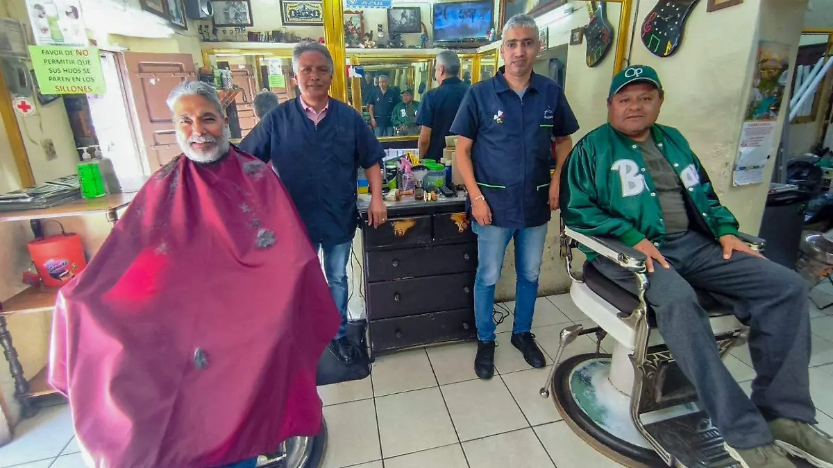 Legado de “Los Gallos”: más de 70 años de historia y comunidad en las peluquerías de Guanajuato1