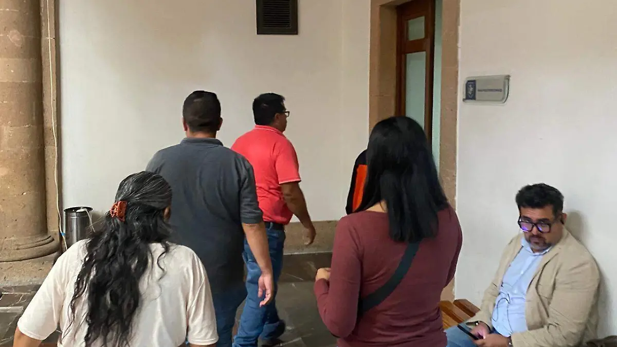 Madres y estudiantes protestaron frente a Presidencia en León