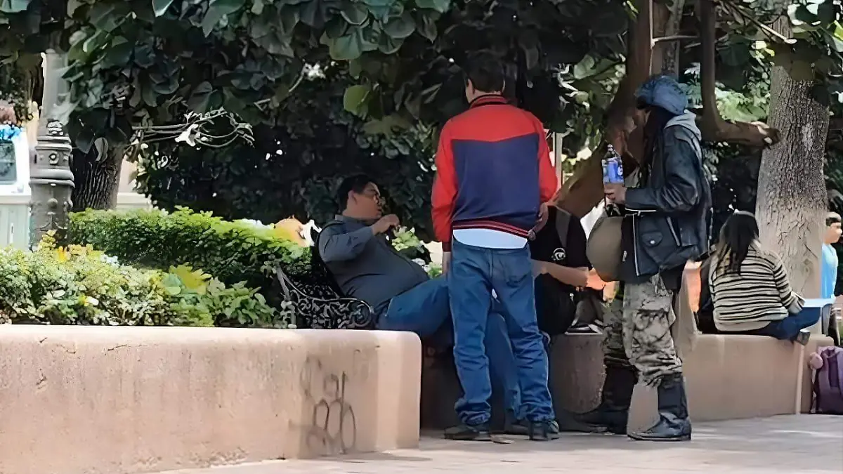 borrachos en embajadoras (5)