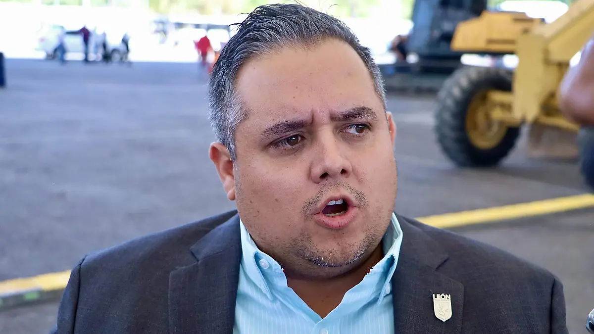 Carlos Alberto Anaya González COMERCIO Y CONSUMO