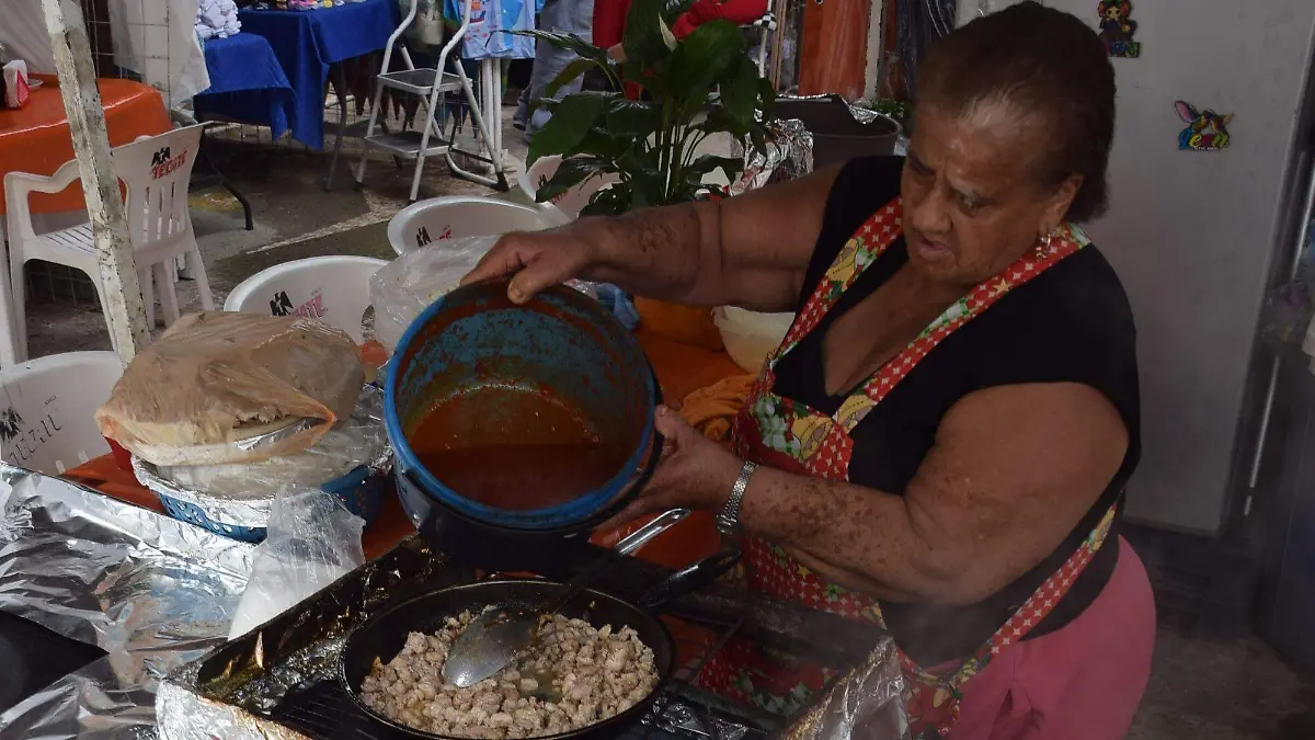 F CARMONA YOLIS POZOLE (